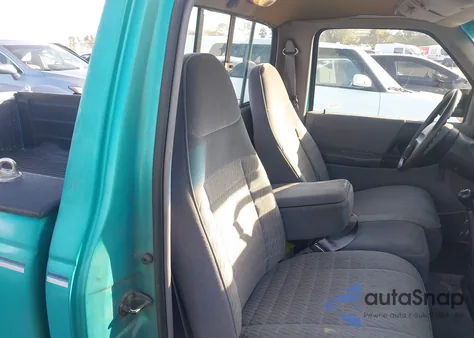 1993 Ford Ranger z USA, uszkodzony, nr VIN 1FTCR10U2PPA99448